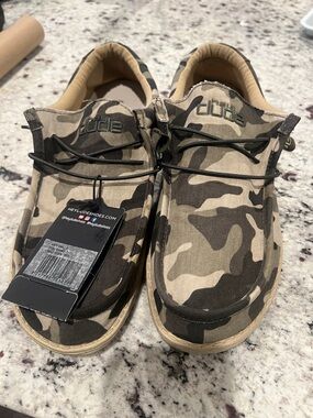 Hey Dude Mens Camo Slip-On Sneakers - Brown & Tan